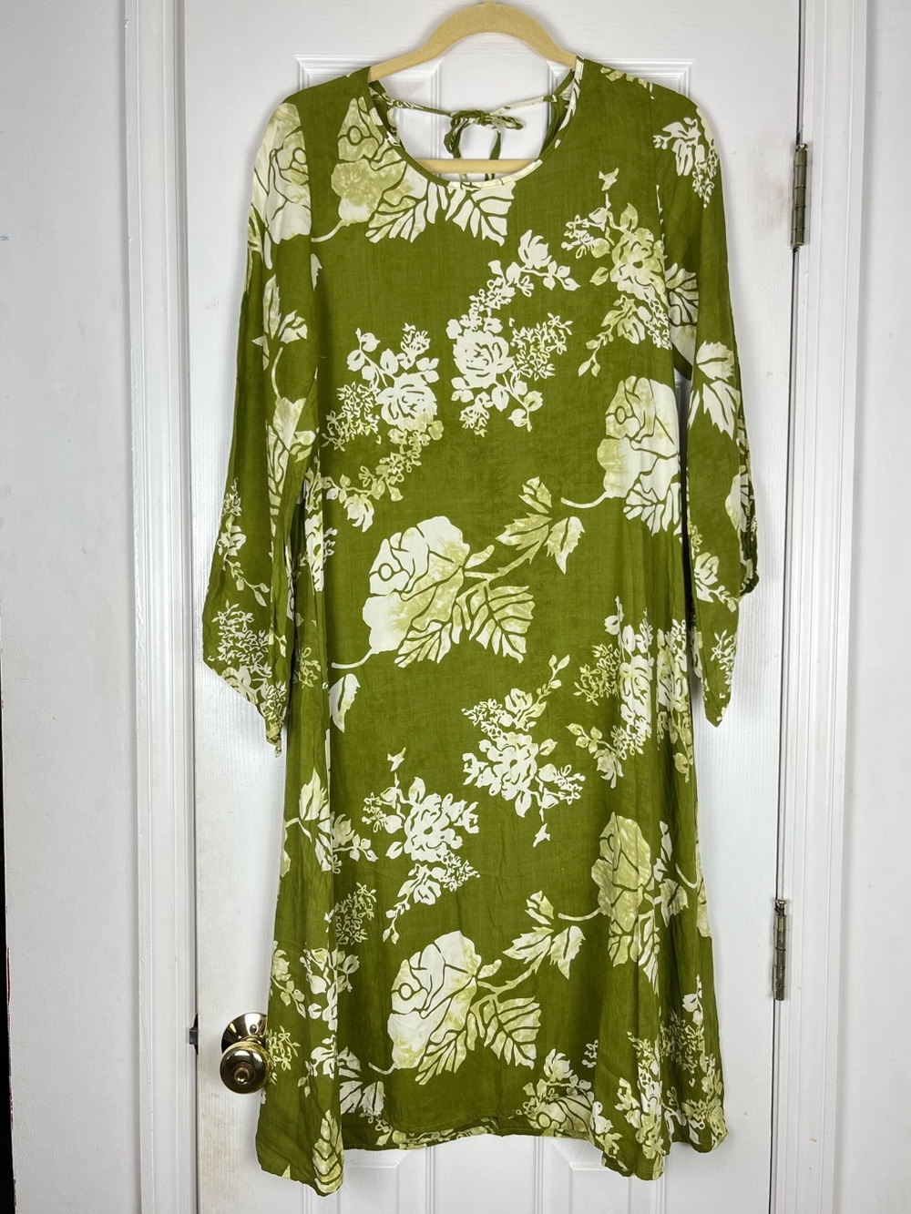 Bali Queen 100% Rayon Floral Below Knee A-Line Midi Dress S/M Coastal Tropical